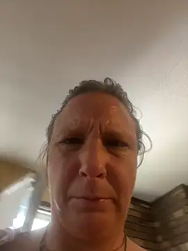 Snapshot of Everlyrose27 chatting on 09/12/25, 04:29 Everlyrose27 online show from 09/12/25, 04:29