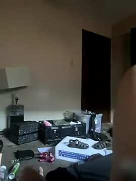 Snapshot of Everlyrose27 chatting on 10/06/25, 10:29 Everlyrose27 online show from 10/06/25, 10:29