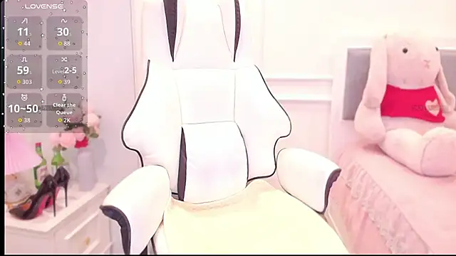 Snapshot of PimChanOK chatting on 10/29/25, 02:47 PimChanOK online show from 10/29/25, 02:47