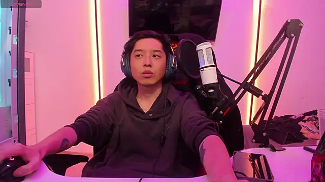 Snapshot of wexlee7 chatting on 12/21/24, 10:51 wexlee7 online show from 12/21/24, 10:51