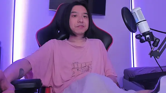 Snapshot of wexlee7 chatting on 09/13/25, 10:42 wexlee7 online show from 09/13/25, 10:42