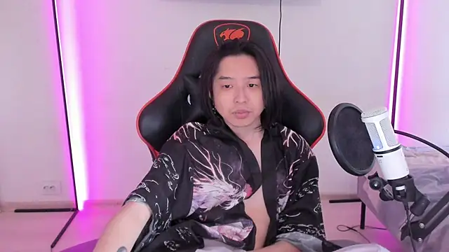 Snapshot of wexlee7 chatting on 10/03/25, 11:18 wexlee7 online show from 10/03/25, 11:18