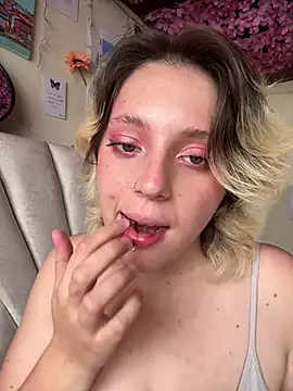 Enyeld ruru online show from 02/23/25, 01:42