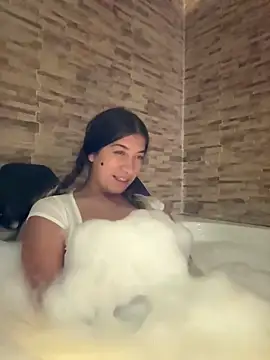 Snapshot of Enyeld_ruru chatting on 04/04/26, 07:22 Enyeld ruru online show from 04/04/26, 07:22