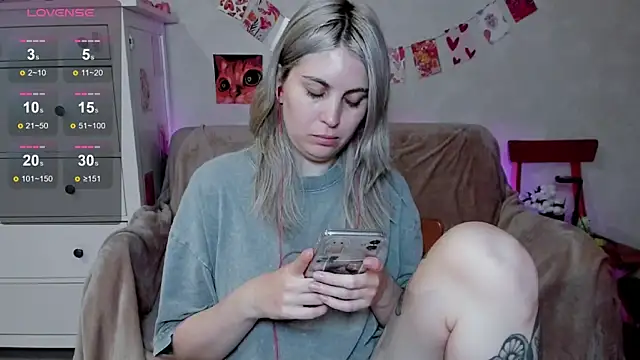 Snapshot of pawpaws chatting on 06/29/26, 10:10 pawpaws online show from 06/29/26, 10:10