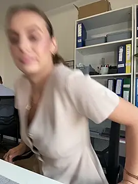 Snapshot of Hii_Lolla chatting on 04/01/26, 06:58 Hii Lolla online show from 04/01/26, 06:58