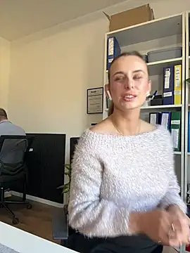 Snapshot of Hii_Lolla chatting on 04/02/26, 07:06 Hii Lolla online show from 04/02/26, 07:06