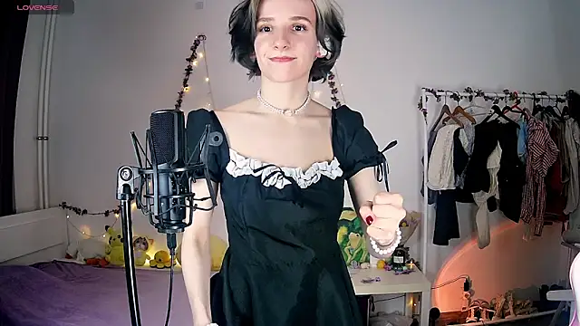 Snapshot of Violet_Veliya chatting on 03/02/25, 05:58 Violet Veliya online show from 03/02/25, 05:58