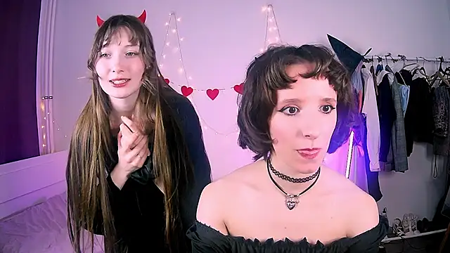 Snapshot of Violet_Veliya chatting on 03/22/26, 05:38 Violet Veliya online show from 03/22/26, 05:38