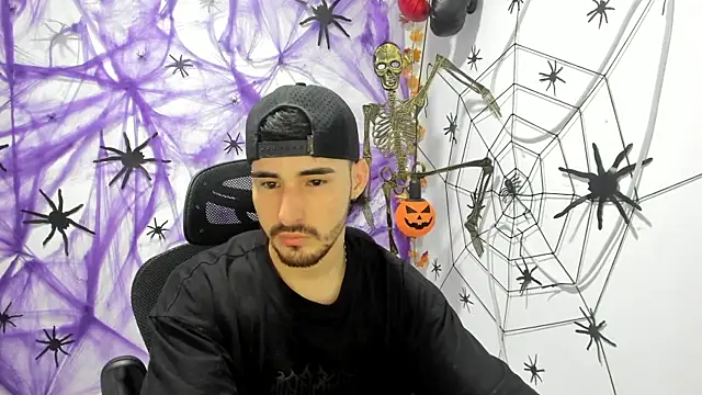 DmitriSanders online show from 09/28/25, 01:22