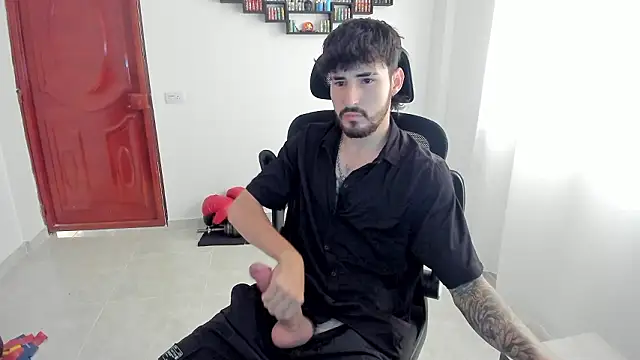 Snapshot of DmitriSanders chatting on 03/19/26, 12:53 DmitriSanders online show from 03/19/26, 12:53