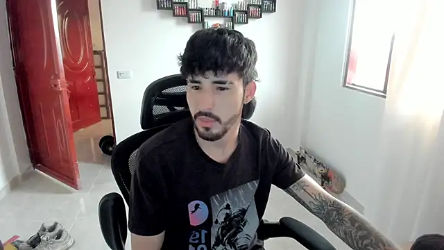 Snapshot of DmitriSanders chatting on 03/20/26, 10:03 DmitriSanders online show from 03/20/26, 10:03