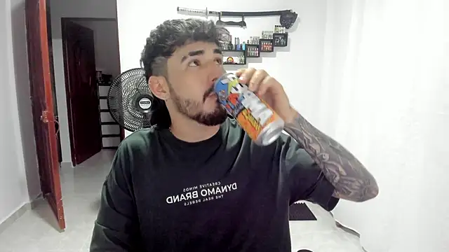 Snapshot of DmitriSanders chatting on 03/26/26, 11:10 DmitriSanders online show from 03/26/26, 11:10