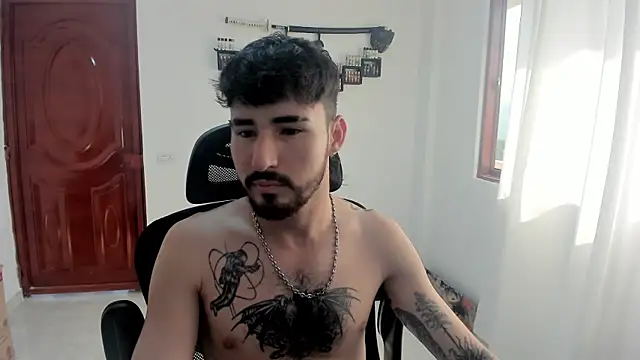 Snapshot of DmitriSanders chatting on 03/29/26, 08:42 DmitriSanders online show from 03/29/26, 08:42