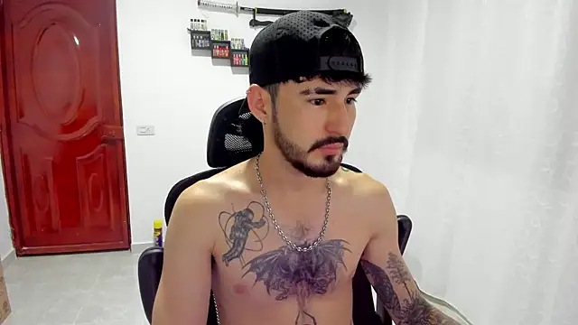 Snapshot of DmitriSanders chatting on 04/03/26, 01:36 DmitriSanders online show from 04/03/26, 01:36