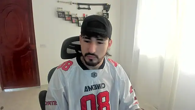 Snapshot of DmitriSanders chatting on 04/18/26, 03:16 DmitriSanders online show from 04/18/26, 03:16