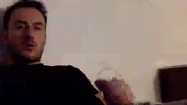 Snapshot of mainnrd chatting on 01/27/25, 01:37 mainnrd online show from 01/27/25, 01:37