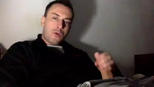 Snapshot of mainnrd chatting on 10/18/25, 03:09 mainnrd online show from 10/18/25, 03:09