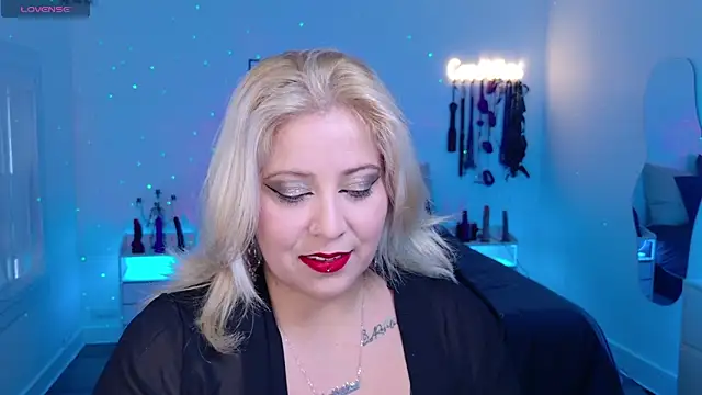 Snapshot of blackwidow_s1 chatting on 11/10/25, 09:30 blackwidow s1 online show from 11/10/25, 09:30