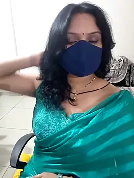 Snapshot of khushikhushi chatting on 06/18/26, 05:28 khushikhushi online show from 06/18/26, 05:28