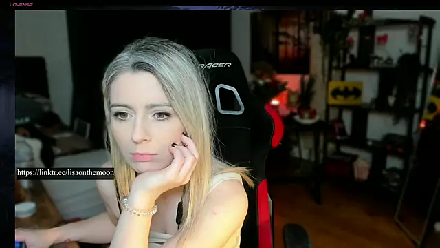Snapshot of Lisaonthemoon chatting on 03/06/25, 04:38 Lisaonthemoon online show from 03/06/25, 04:38