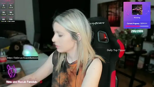 Snapshot of Lisaonthemoon chatting on 03/09/25, 04:22 Lisaonthemoon online show from 03/09/25, 04:22