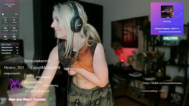 Snapshot of Lisaonthemoon chatting on 03/10/25, 02:50 Lisaonthemoon online show from 03/10/25, 02:50