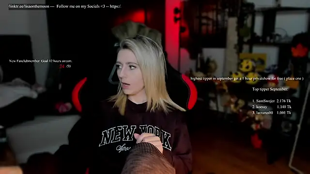 Snapshot of Lisaonthemoon chatting on 09/17/25, 06:09 Lisaonthemoon online show from 09/17/25, 06:09