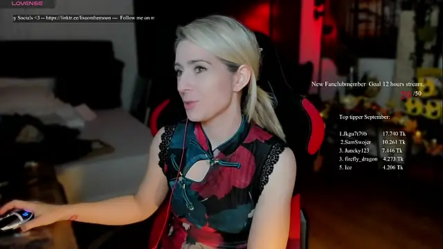 Snapshot of Lisaonthemoon chatting on 09/28/25, 07:08 Lisaonthemoon online show from 09/28/25, 07:08