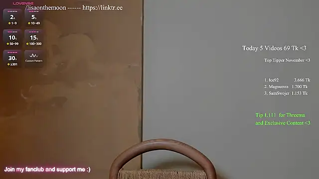 Snapshot of Lisaonthemoon chatting on 11/16/25, 08:58 Lisaonthemoon online show from 11/16/25, 08:58