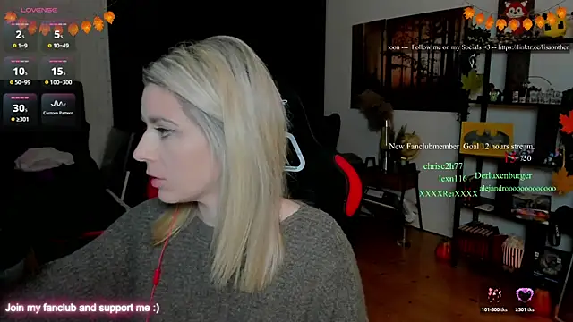 Snapshot of Lisaonthemoon chatting on 11/23/25, 06:30 Lisaonthemoon online show from 11/23/25, 06:30