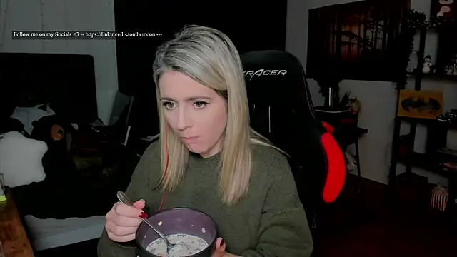 Snapshot of Lisaonthemoon chatting on 01/06/26, 08:23 Lisaonthemoon online show from 01/06/26, 08:23