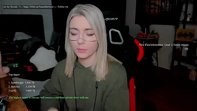 Snapshot of Lisaonthemoon chatting on 01/10/26, 02:41 Lisaonthemoon online show from 01/10/26, 02:41