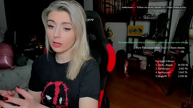 Snapshot of Lisaonthemoon chatting on 02/15/26, 08:38 Lisaonthemoon online show from 02/15/26, 08:38