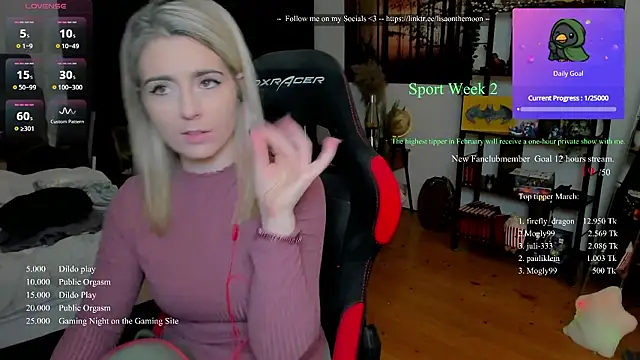 Snapshot of Lisaonthemoon chatting on 03/07/26, 07:33 Lisaonthemoon online show from 03/07/26, 07:33