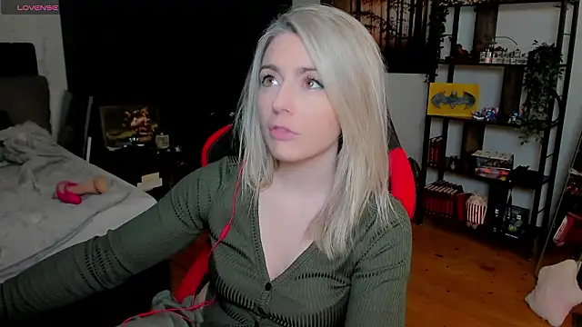 Snapshot of Lisaonthemoon chatting on 03/11/26, 05:41 Lisaonthemoon online show from 03/11/26, 05:41