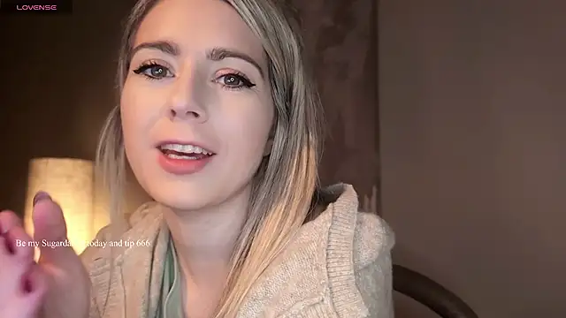 Snapshot of Lisaonthemoon chatting on 03/27/26, 07:46 Lisaonthemoon online show from 03/27/26, 07:46