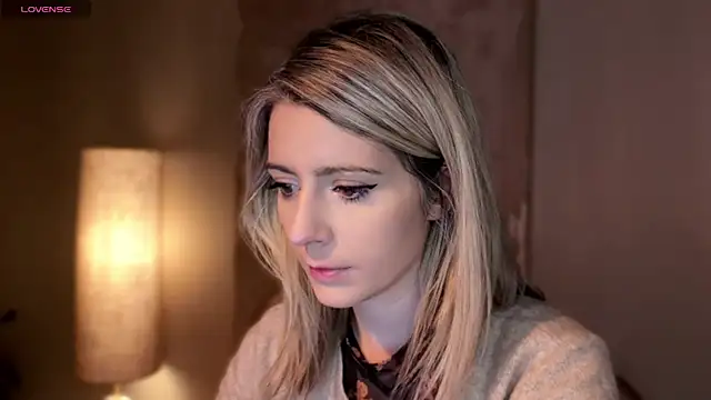 Snapshot of Lisaonthemoon chatting on 04/05/26, 09:34 Lisaonthemoon online show from 04/05/26, 09:34