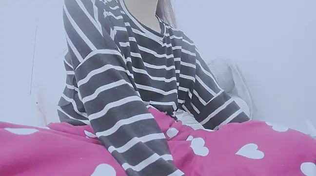 Snapshot of Linh_diudang chatting on 12/25/24, 02:25 Linh diudang online show from 12/25/24, 02:25