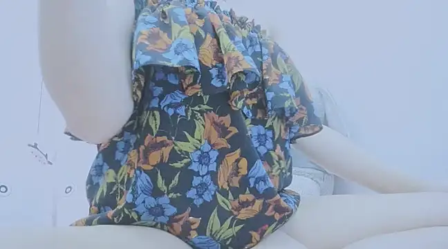 Snapshot of Linh_diudang chatting on 12/26/24, 02:27 Linh diudang online show from 12/26/24, 02:27