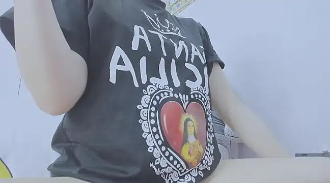 Snapshot of Linh_diudang chatting on 01/10/25, 05:47 Linh diudang online show from 01/10/25, 05:47