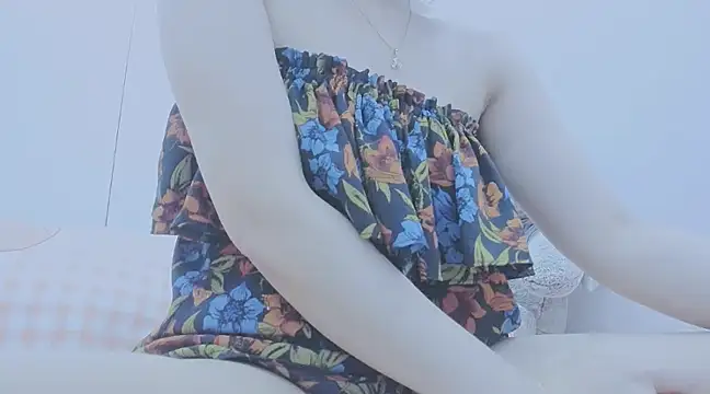 Snapshot of Linh_diudang chatting on 03/23/25, 02:04 Linh diudang online show from 03/23/25, 02:04