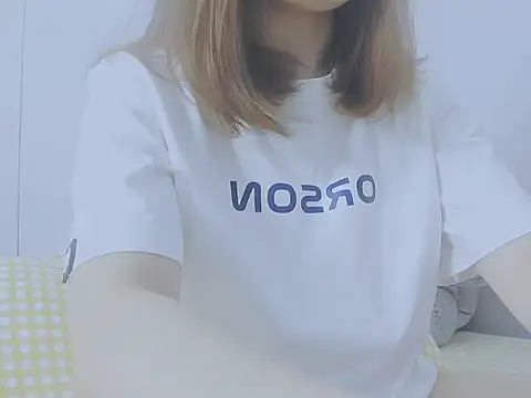 Snapshot of Linh_diudang chatting on 09/23/25, 02:14 Linh diudang online show from 09/23/25, 02:14