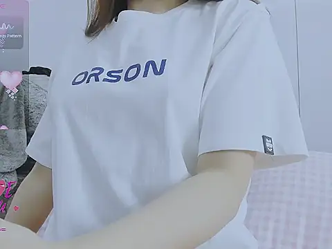 Snapshot of Linh_diudang chatting on 10/20/25, 02:45 Linh diudang online show from 10/20/25, 02:45