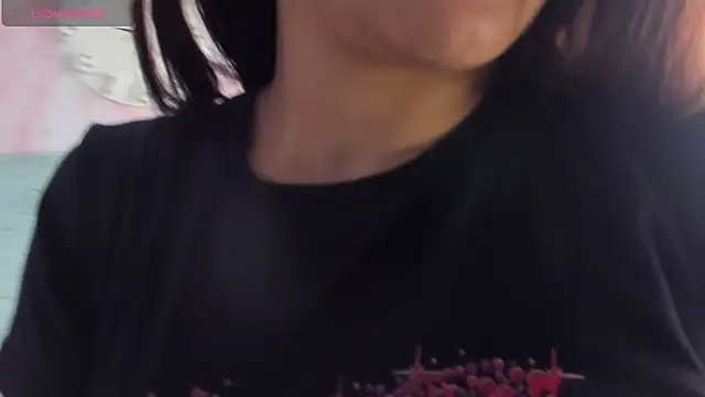 Snapshot of bellaa_becca chatting on 12/19/25, 04:03 bellaa becca online show from 12/19/25, 04:03