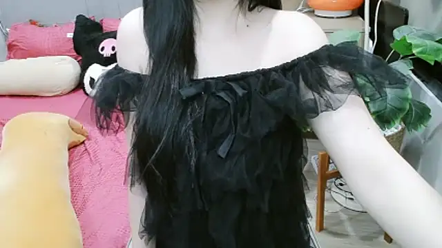 Snapshot of _Viviann_ chatting on 11/28/25, 10:51 Viviann online show from 11/28/25, 10:51