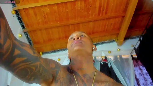 Snapshot of esteveen_ortegas_ chatting on 02/11/26, 04:23 esteveen ortegas online show from 02/11/26, 04:23