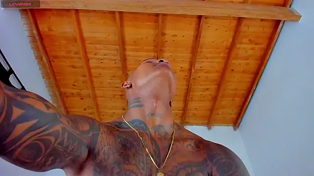 Snapshot of esteveen_ortegas_ chatting on 03/26/26, 10:26 esteveen ortegas online show from 03/26/26, 10:26