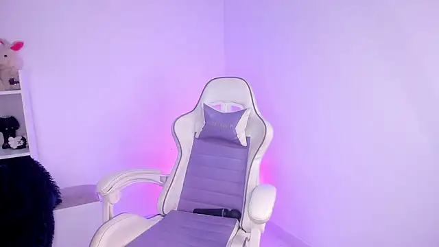 Snapshot of lili_turner chatting on 04/15/26, 06:37 lili turner online show from 04/15/26, 06:37