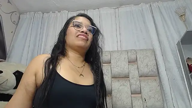 KEYRA-MILLER- online show from 01/14/26, 03:45